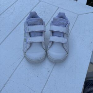 Size 7 (GS) - adidas Superstar Low Iridescent 2022